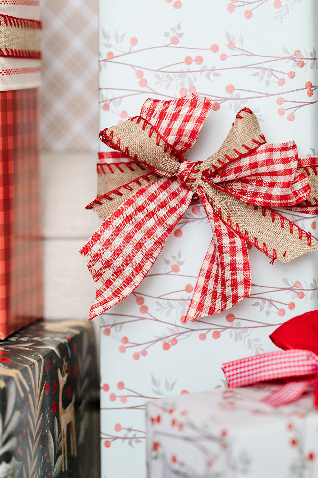 Berry Garland Wrap Roll