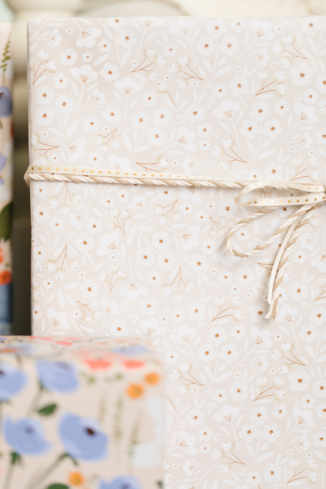 Neutral Floral Wrap Roll